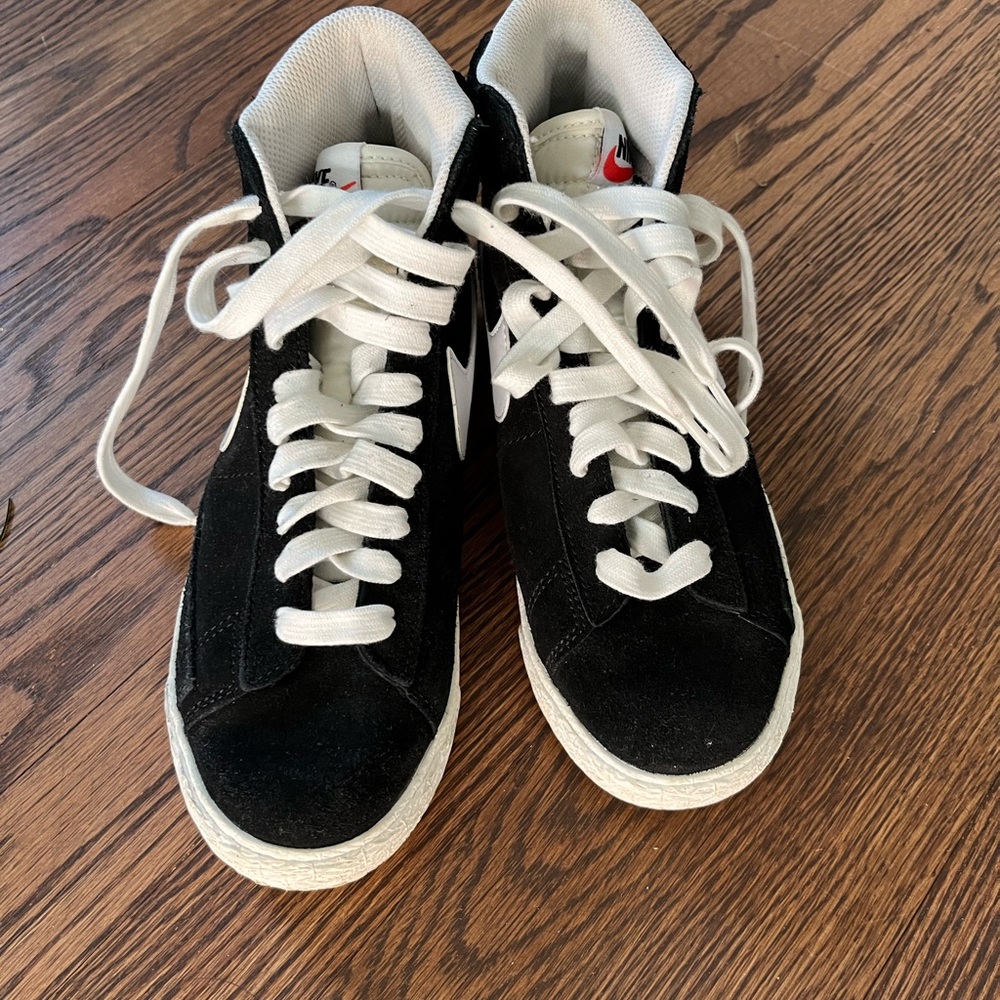 Nike high tops size 4